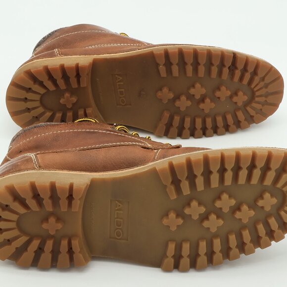 Classic Aldo, felt lined ankle boots.  Great condition, stitching is solid - Picture 7 of 7